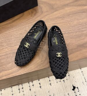 샤넬 26SS CC 로고 펀칭 레더 모카신 로퍼 G47049