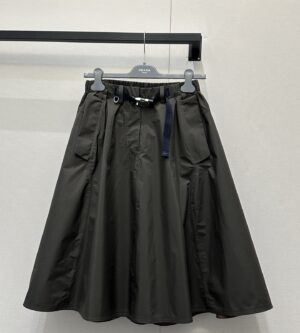 프라다 기능성 소재 서클 스커트 21H025
