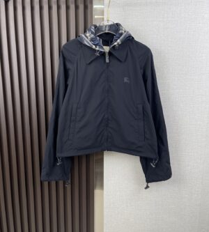 버버리 크롭 뉴콧 후드 자켓 81182531