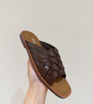 미우미우 가죽 슬라이드 슬리퍼 5XX678