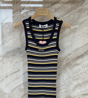 미우미우  코튼 탱크탑 나시 니트 MMV341