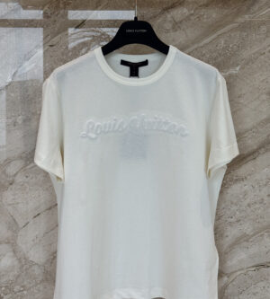 루이비통 시그니처 엠브로이더리 티셔츠 1AJZCD