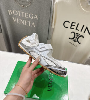 보테가베네타 26SS 여성 오르빗 플래시 메리 제인 스니커즈 856049