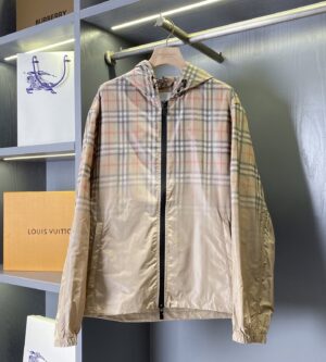 버버리 그라데이션 체크 후드 자켓 81188311