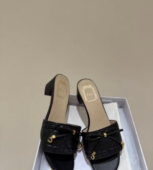 디올 까나쥬 뮬 힐 슬라이드 슬리퍼 퀼트 KCO546CQL