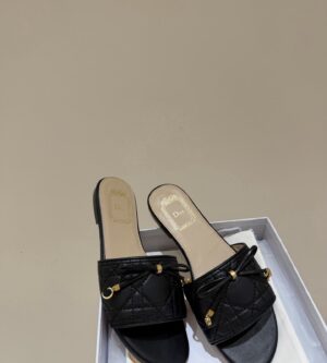 디올 까나쥬 뮬 슬라이드 슬리퍼 퀼트 KCO545CQL