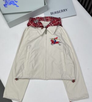 버버리 크롭 뉴콧 후드 자켓 81208991