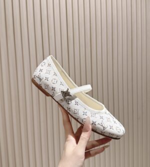 루이비통 로미 플랫 발레리나 플랫슈즈 1AIDJK