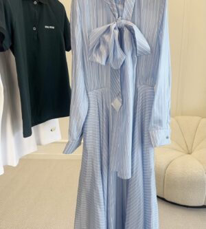 디올 실크 스트라이프 벨트 미디 셔츠 원피스 621R01A6992