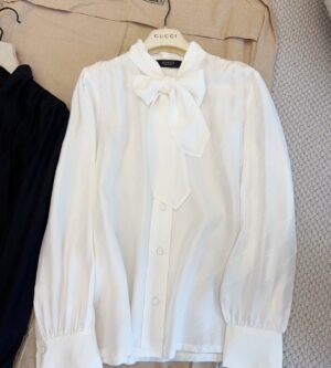 구찌 크레이프 실크 인터로킹 G 셔츠 860513