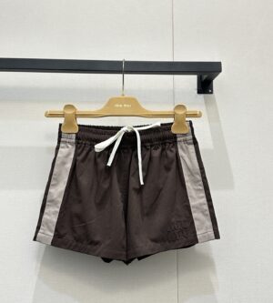 미우미우 워시드 트윌 반바지 MP1972