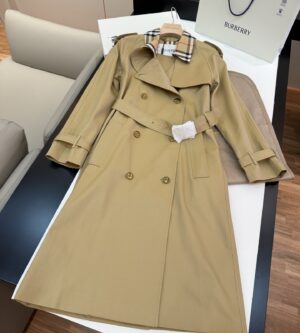 버버리 롱 체크 칼라 캐슬포드 트렌치코트 81111571